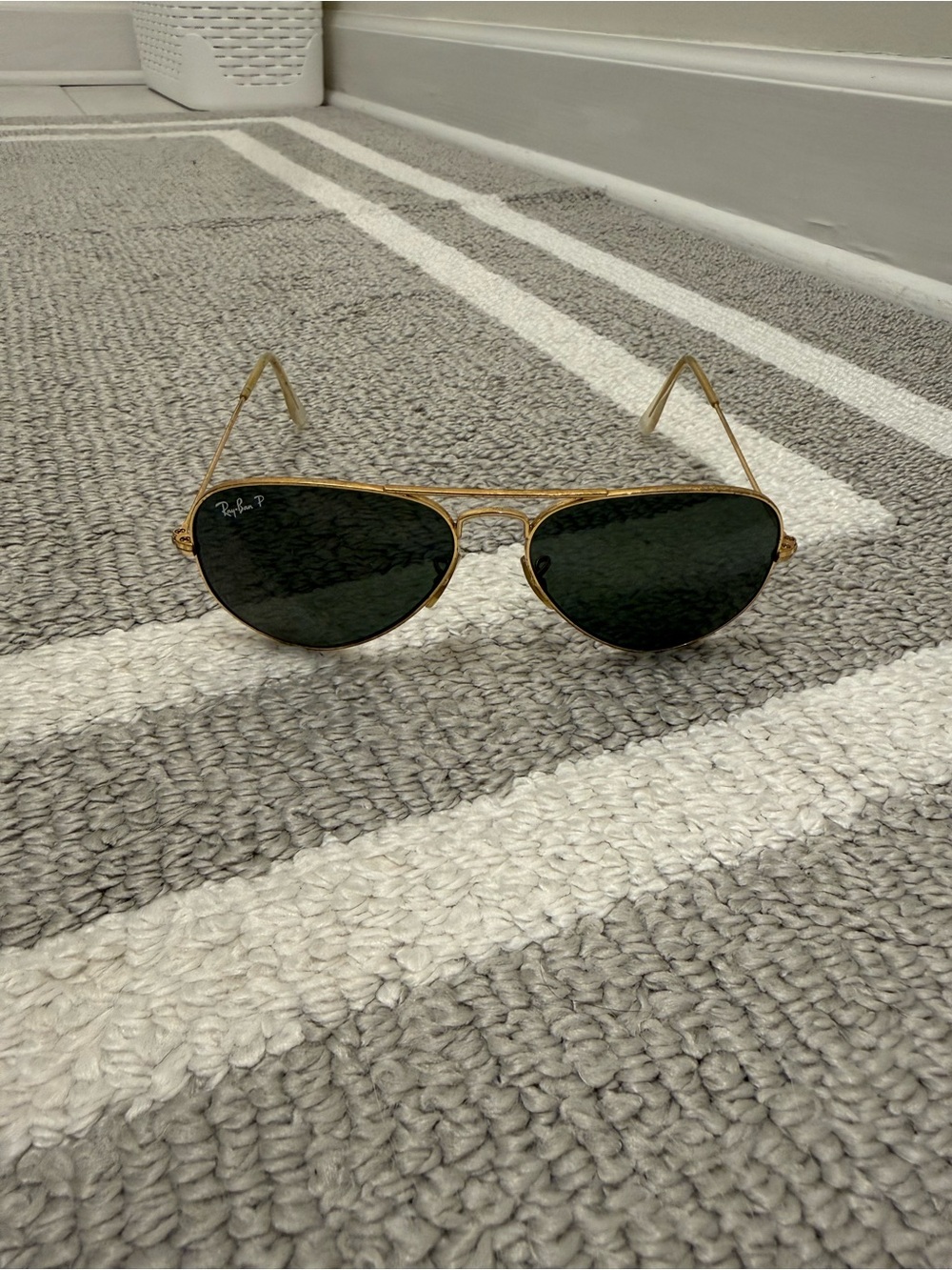 Rarely Worn Polarized Ray-Ban Classic Aviator Sunglasses 💞